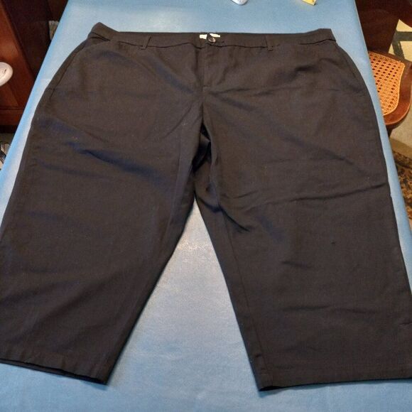 Croft & Barrow Women's 24W Black Cotton Blend Four Pockets Capri Cottagecore - Picture 1 of 7